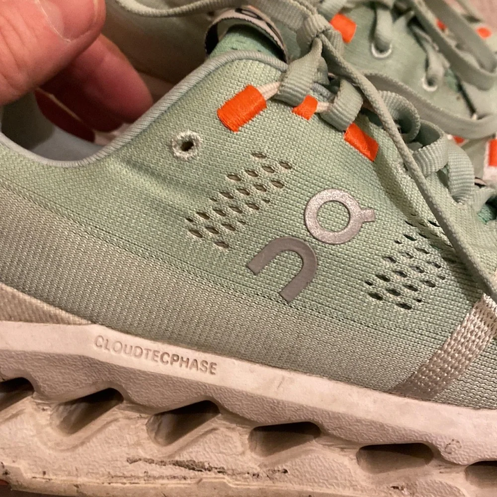 On Running Mint Green and Orange Athletic Shoes. Size 9 - Picture 9 of 9